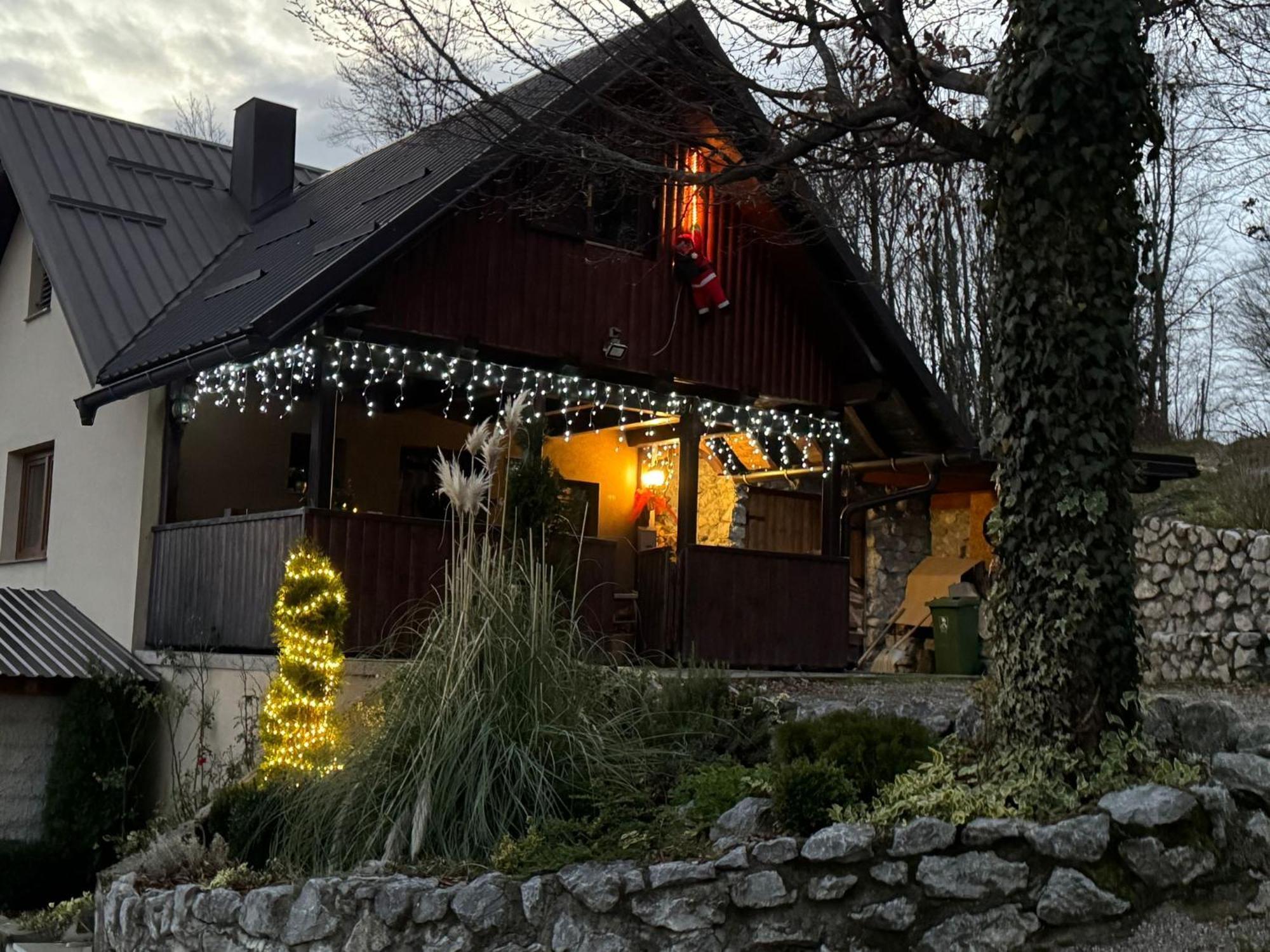 Kuca Za Odmor "Neralic" Villa Josipdol Kültér fotó